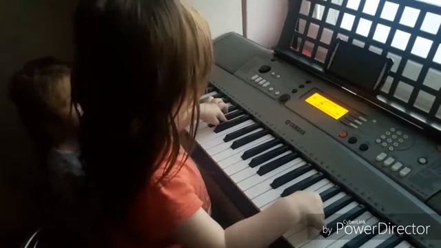 VLOG"🤗 Варя играет на синтезаторе смотреть онлайн