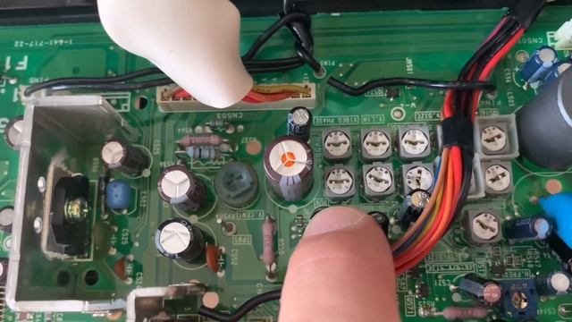 Gaming on a 5” PVM 6041QM - Sony’s smallest RGB CRT Professional Video Monitor PVM 5041Q PVM 6041Q смотреть онлайн