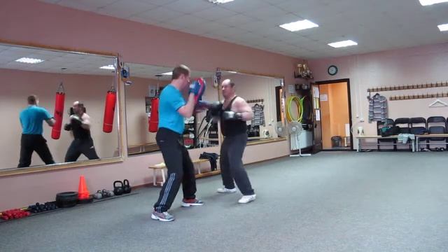 Бокс.Работа на лапах Андрей Ушаков 51 год смотреть онлайн