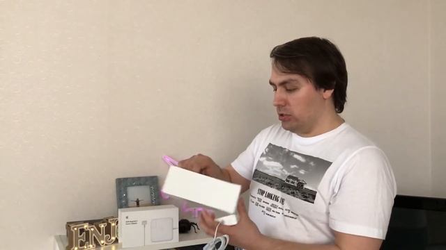 Распаковка Apple MagSafe 2 Power Adapter смотреть онлайн