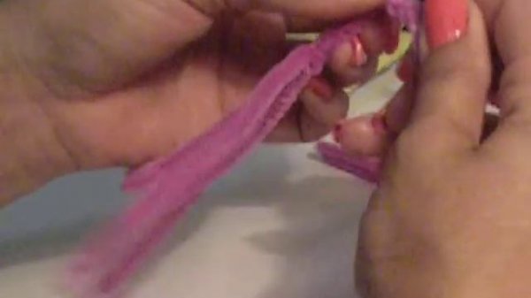 Ящерица брелок из плюшевой проволоки // Lizard keychain from pipe cleaners