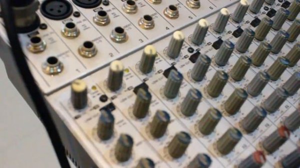 Behringer Eurodesk SL2442FX PRO second | Angkasa Pro Sound System | Jual Beli Alat Sound Bekas |