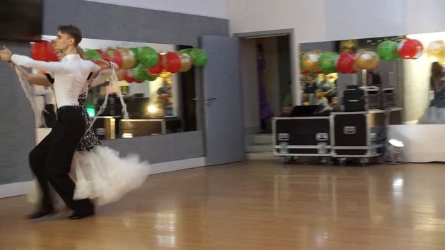 14 Взрослые Танго смотреть онлайн