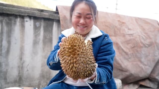 又有口福了，第一次吃冰凍榴槤，孩子說像冰淇淋 | Frozen Durian! Have You Ever Eaten It?