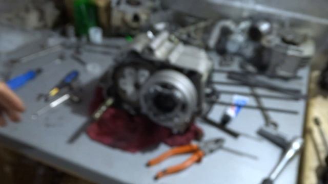 Разборка мотора питбайка SSR125. Часть 2. смотреть онлайн