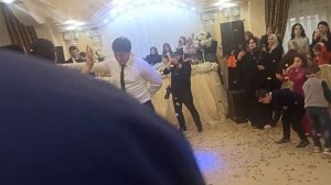 МАМИНЫ ГЛАЗА/ГР. БАХТАВАР/ ТАНЕЦ МАМЫ С СЫНОМ #махачкала #жених #дагестан #мамаисын #мама #танцы