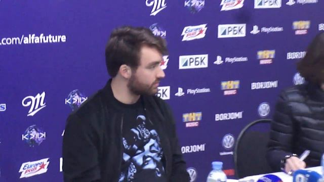 Oliver Heldens дает интервью на Alfa Future People 2017 смотреть онлайн