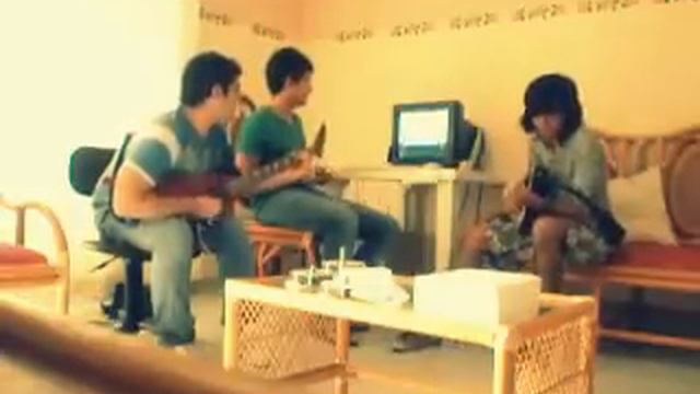 Cover de "maracas" смотреть онлайн