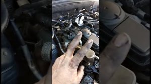 Ауди А4 б 8  металичиский звук возле турбины