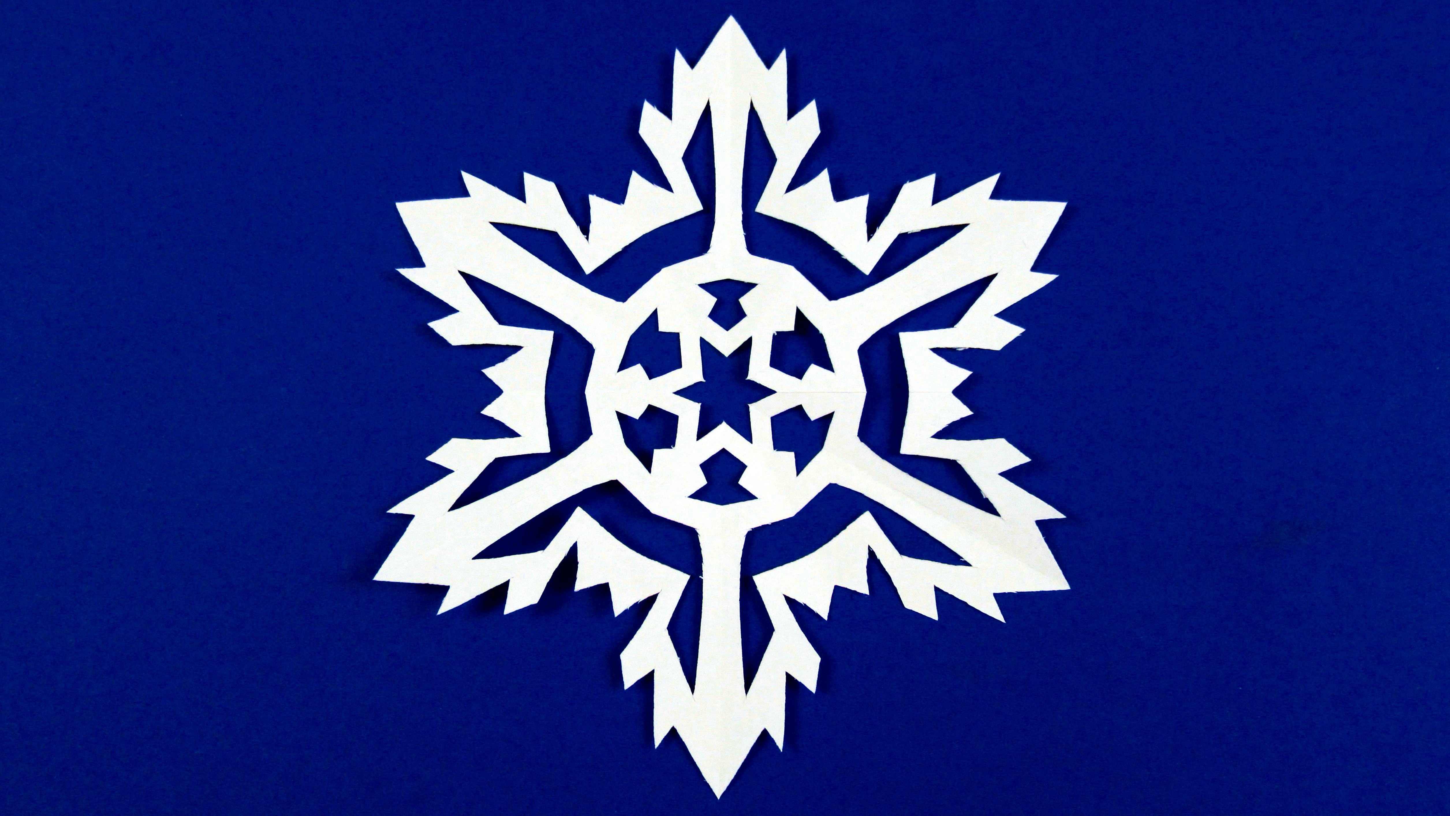 Как сделать снежинку из бумаги своими руками смотреть онлайн