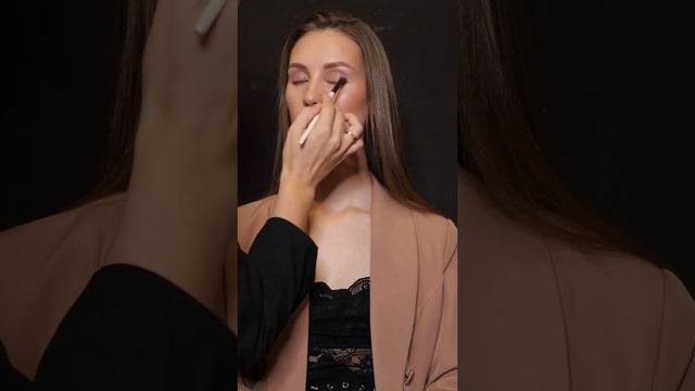 Роскошный макияж на немецкой косметике. Нюансы работы с органической косметикой. Dr.Hauschka,Impala смотреть онлайн