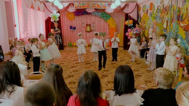 Задорный танец: "Тройки" смотреть онлайн