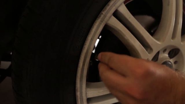 КАК УСТАНОВИТЬ ДАТЧИКИ ДАВЛЕНИЯ В ШИНАХ / SLIMTEC TPMS X4 смотреть онлайн
