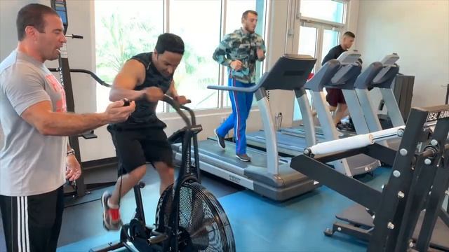 НЕ Человеческая ВЫНОСЛИВОСТЬ - Air Bike- по НАУКЕ - Интервальное КАРДИО смотреть онлайн