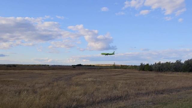 Посадка Airbus A320 S7 airlines в аэропорт Гагарин (Саратов) смотреть онлайн