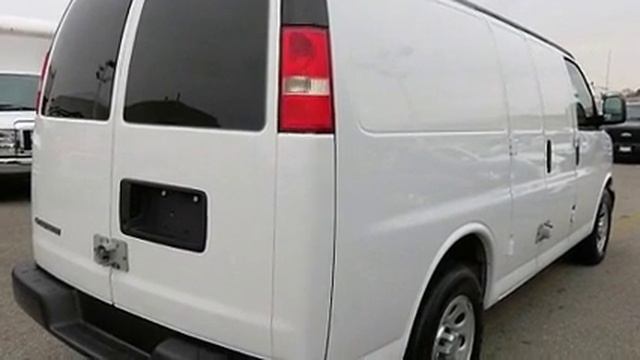 2012 Chevrolet Express 1500 G1500 смотреть онлайн