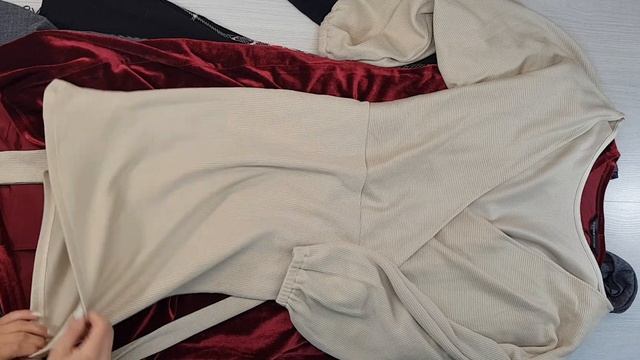 E3 05146 Ladies Winter Dresses (Зимние платья Cream)№5 25,2 кг 8,90€ за кг 68 ед смотреть онлайн