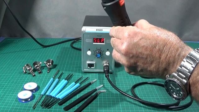 THE 858D 700W SOLDER REWORK STATION KIT. REVIEW смотреть онлайн