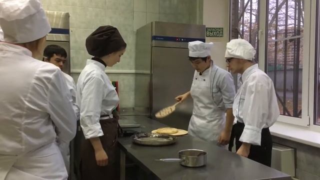 Мастер-класс по компетенции "Выпечка осетинских пирогов" смотреть онлайн