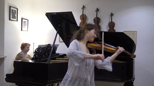 Monti - Czardas (live excerpt) Caroline Adomeit, violin смотреть онлайн