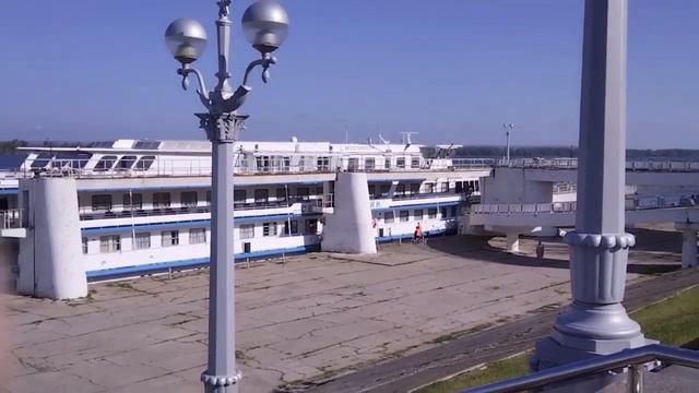 30.07.23 Г. САМАРА МАНЕВРЫ ТЕПЛОХОДА СЕРГЕЙ ЕСЕНИН. смотреть онлайн