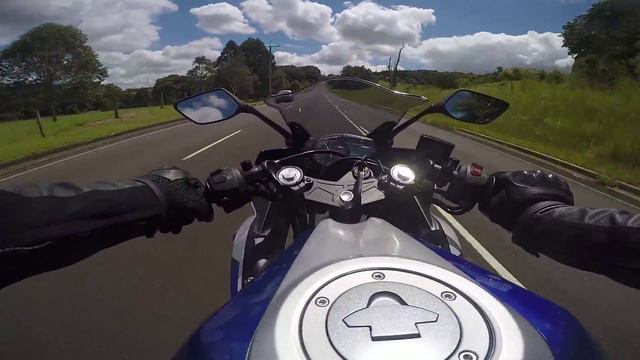 How to Corner a Motorbike - Yamaha R3 Motovlog #8 смотреть онлайн