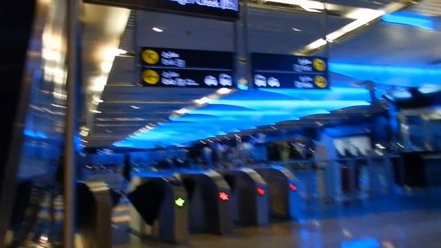 Dubai - Public Transport - BurJuman Station Tour (Dubai metro) 2016 07 22 смотреть онлайн