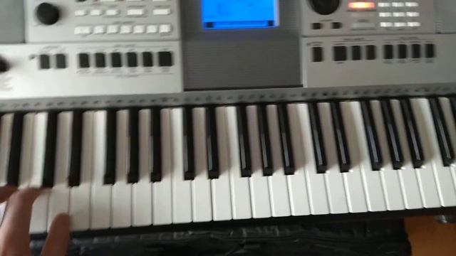 Yamaha-PSR E413 - prodej, odkaz na inzerát v popisku смотреть онлайн