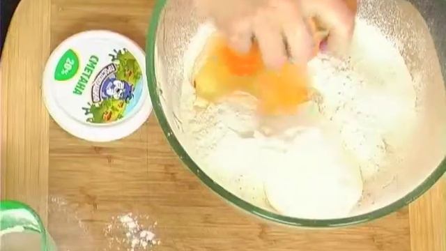 Сметанные маффины с беконом и розмарином смотреть онлайн