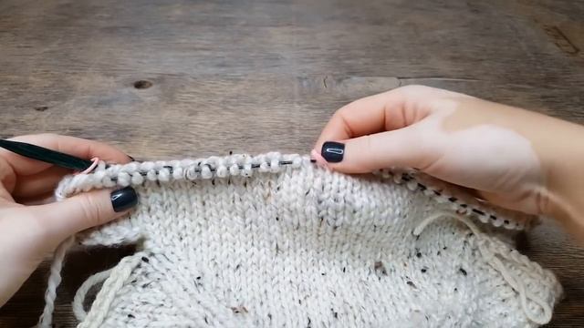 Платье спицами. 3-я часть. Подрезы. Рукава. Закрытие. смотреть онлайн