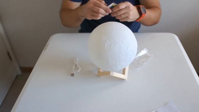 Revisado de Lampara 3D con forma de Luna смотреть онлайн