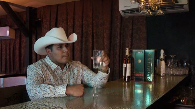 DEJALO SENTIRSE (VIDEO OFICIAL LUIS CHAVEZ)