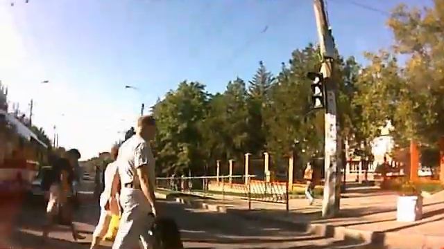 Троллейбусы, сцука, опасные! смотреть онлайн