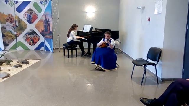 Шарова Ксения, 12 лет. А. Марчелло Аллегро, р.н.п. в обр. В. Дителя "По улице мостовой" смотреть онлайн