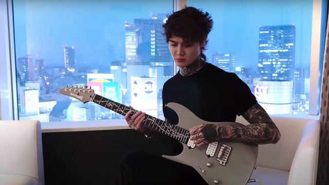 Tim Henson - "Idol" but you're outside a party смотреть онлайн