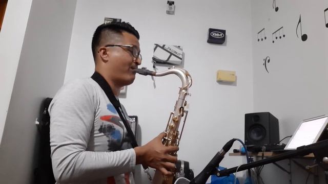 BOLERO JAZZ - SAXO TENOR - BESAME MUCHO смотреть онлайн