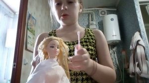 Лайфхак как сделать кукле кудри  в домашних условиях