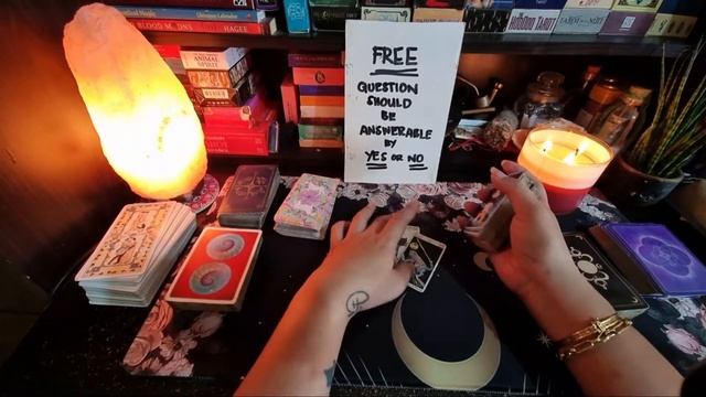 LIVE TAROT READING: FREE Y/N смотреть онлайн