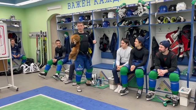 Победная раздевалка после домашнего «Зелёного Дерби»