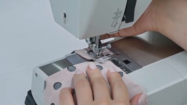 ЛАЙФХАКИ ПО ШИТЬЮ ДЛЯ КАЖДОГО _ Непослушные ткани и их подгиб, отверстия петель, смотреть онлайн