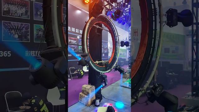 кинетическая инсталляция смотреть онлайн