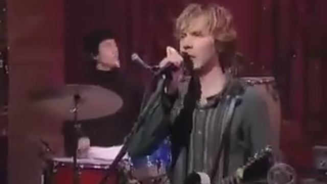Beck plays Black Tambourine on David Letterman смотреть онлайн