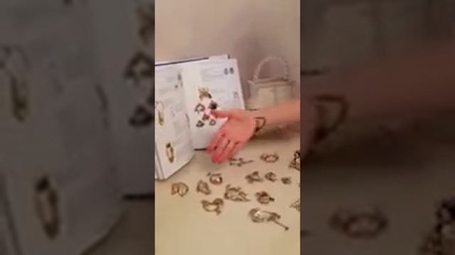 Trifari , история Jelly belly смотреть онлайн