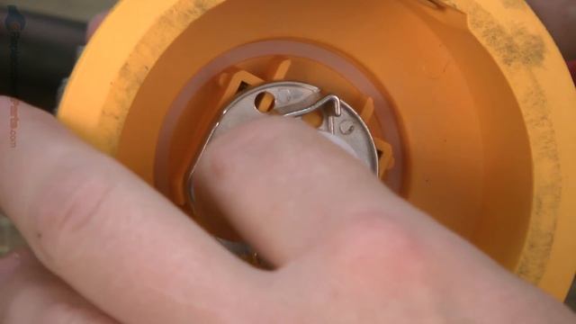 Trimmer Repair - Replacing the Plunger (Ryobi Part # 791-181462) смотреть онлайн