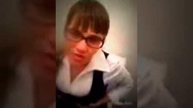 ОНА ОТОЖГЛА В ТУАЛЕТЕ...