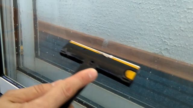 удаляем цемент со стекла