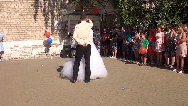Как Папа передаёт Дочку в надёжные руки Мужа смотреть онлайн