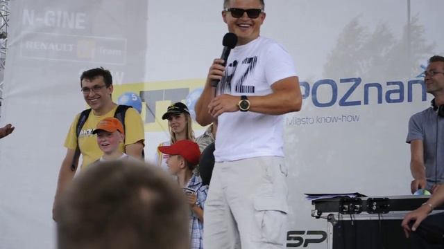 Młody naśladuje Formułę 1 i rozwala wszystkich ;-) смотреть онлайн