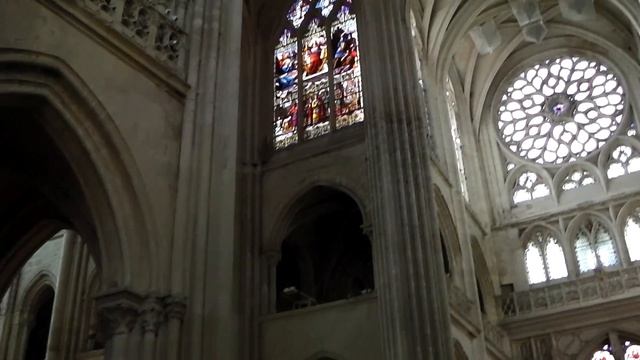 Cathedral, Senlis, France смотреть онлайн