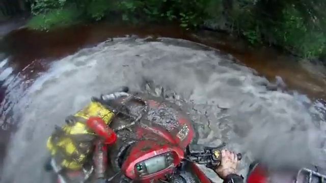 GOPRO honda rincon 680, can am renegade 800 Xxc deep mud hole!! WFO Reverse wheelie!!! смотреть онлайн